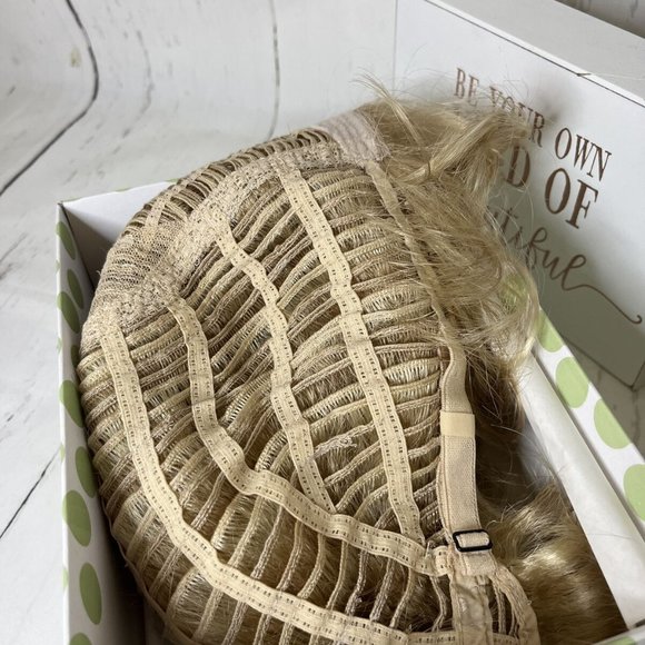 Open Box Envy Bryn | Synthetic Wig (Basic Cap) - Medium Blonde - Picture 7 of 10